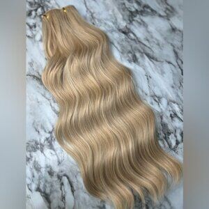 20 IN VOLUMIZING WEFT CLIP IN SET LIGHT BLONDE CURLY WAVE HAIR EXTENSION…